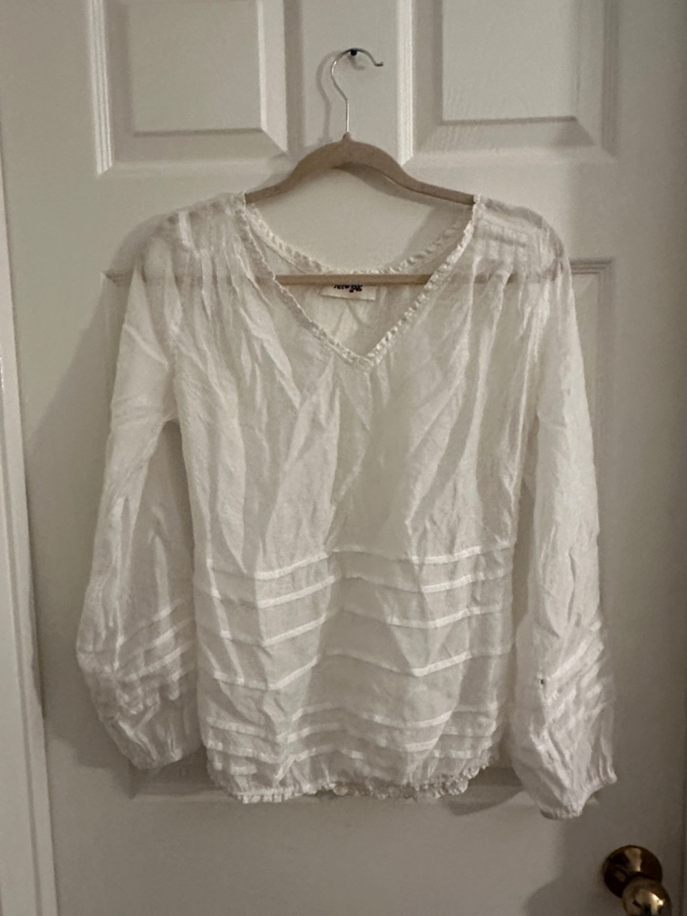 Women’s White V-Neck Pintuck Peasant Blouse